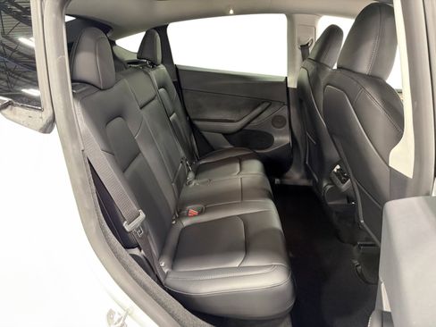 Certified 2023 Tesla Model Y Long Range AWD/4WD image 11