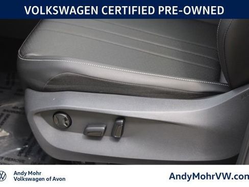 Used 2023 Volkswagen Tiguan SE AWD/4WD image 17