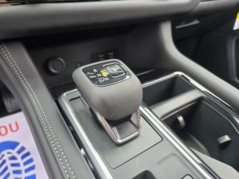 New 2026 Nissan Pathfinder Platinum image 8