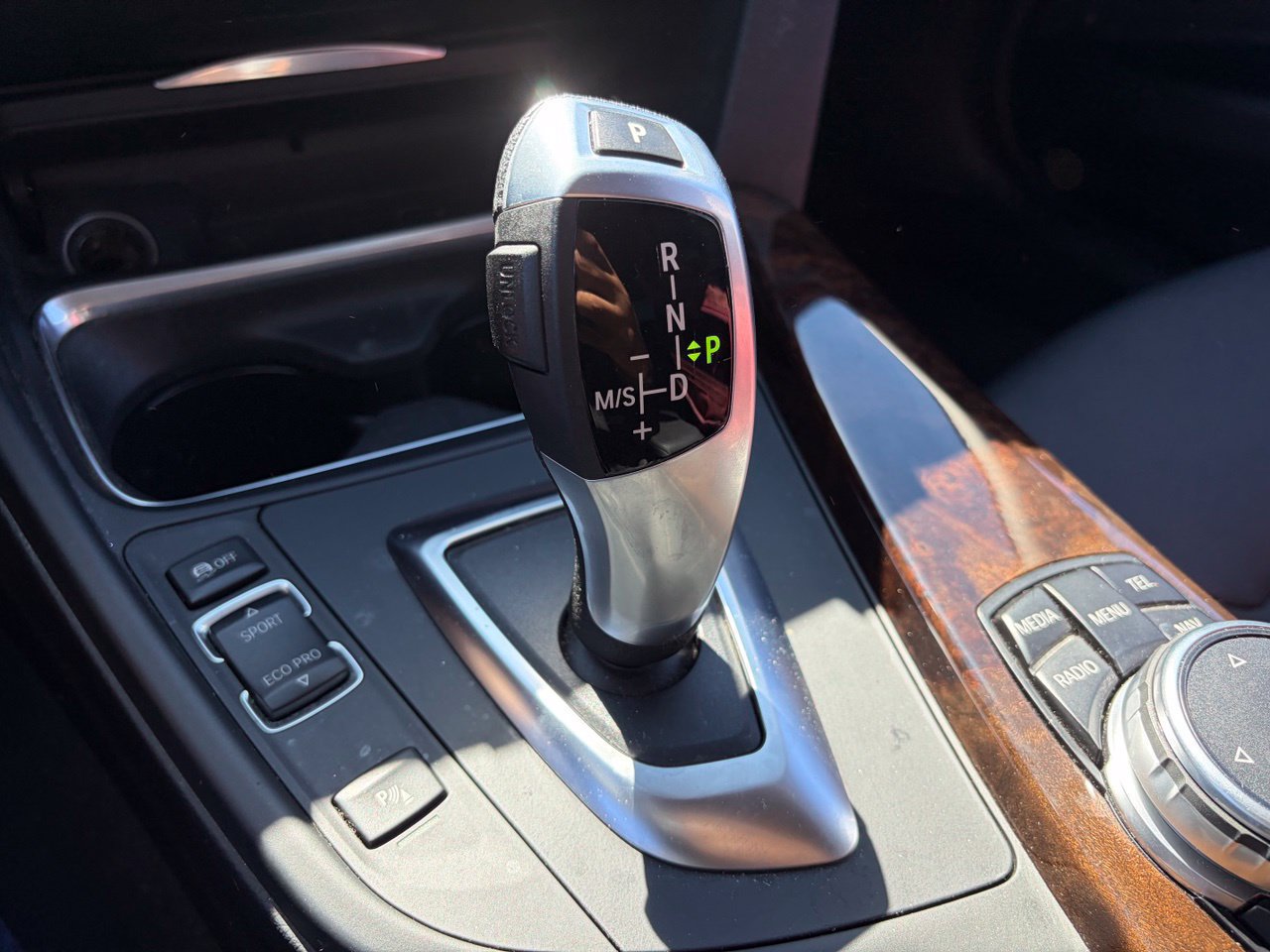 Used 2015 BMW 320i Sedan RWD image 8