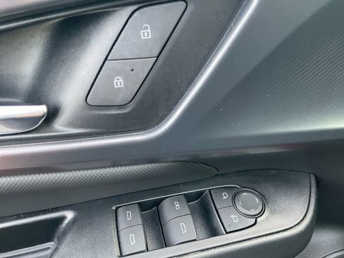 Used 2025 Chevrolet Equinox EV RS w/ LPO, Trailering Package image 28