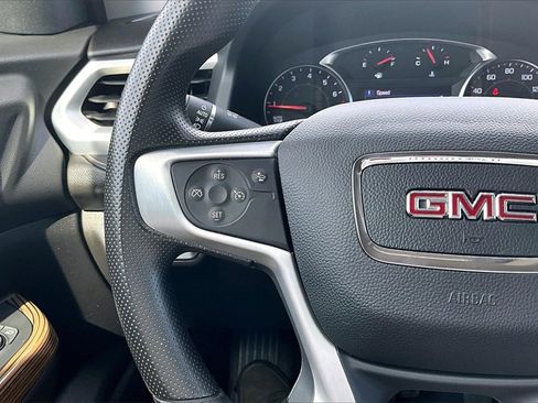 Used 2023 GMC Acadia SLE image 18