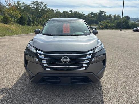 Used 2024 Nissan Rogue SV image 7