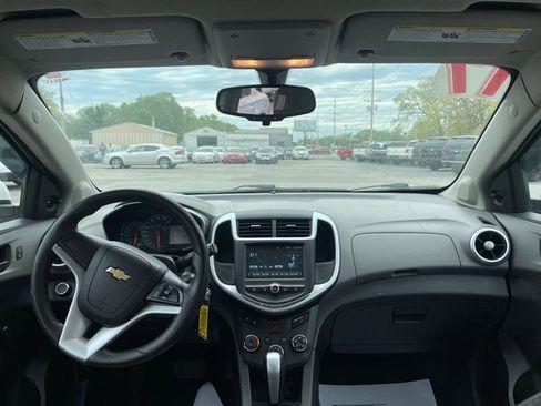 Used 2017 Chevrolet Sonic LT FWD image 9