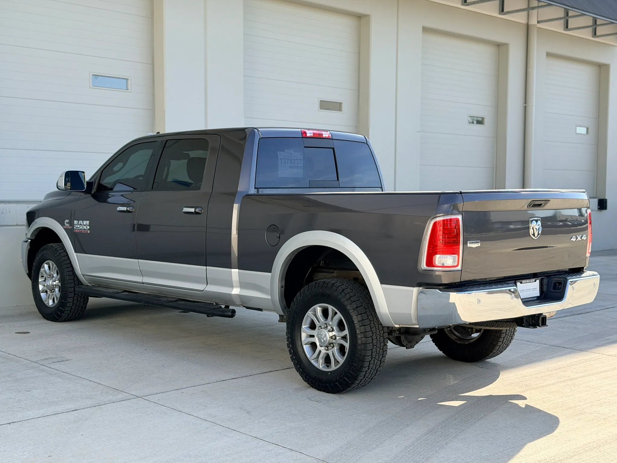 Used 2016 RAM 2500 Laramie w/ Convenience Group AWD/4WD image 3