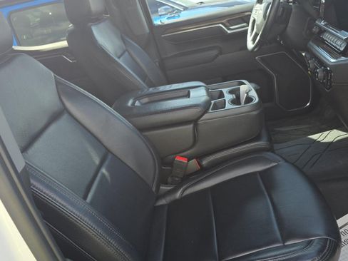 Used 2022 Chevrolet Silverado 1500 LT w/ All Star Edition Plus RWD image 9