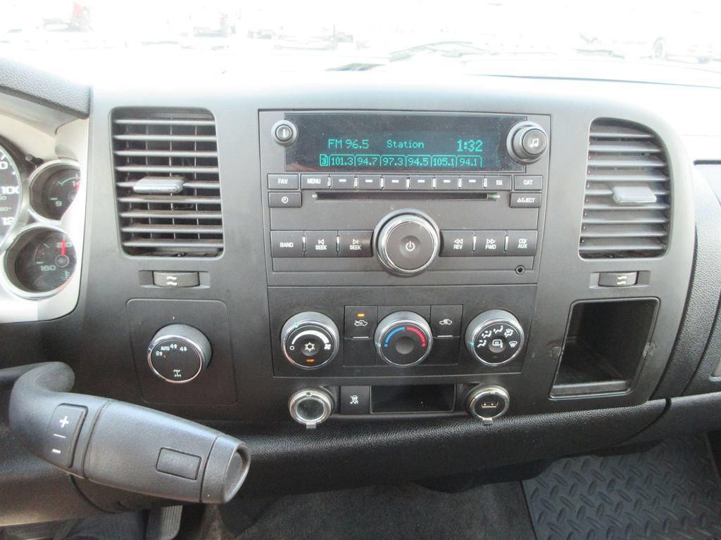 Used 2011 Chevrolet Silverado 1500 LT w/ Interior Plus Package AWD/4WD image 20