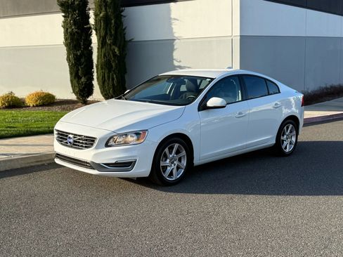 Used 2014 Volvo S60 T5 image 1