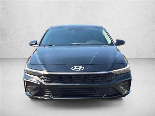Used 2024 Hyundai Elantra Blue FWD image 2