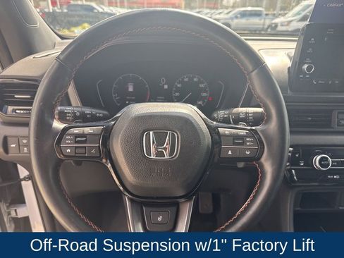 Used 2023 Honda Pilot TrailSport image 14