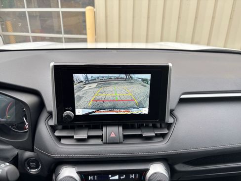 Used 2025 Toyota RAV4 XLE image 17