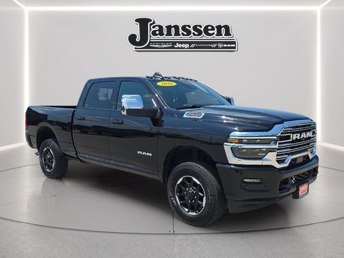 Used 2026 RAM 2500 Laramie AWD/4WD image 7