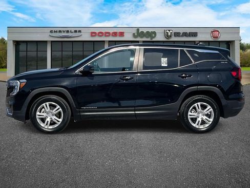 Used 2023 GMC Terrain SLE w/ LPO, Floor Liner Package FWD image 7