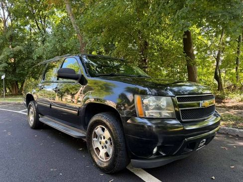 Used 2013 Chevrolet Suburban LT AWD/4WD image 4