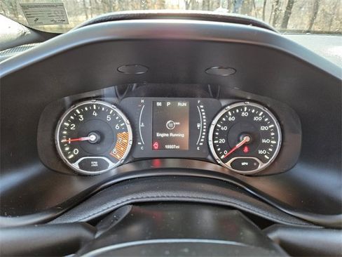 Used 2023 Jeep Renegade Latitude image 28