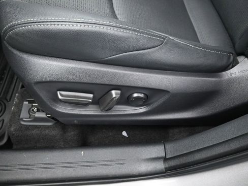 Used 2024 Toyota bZ4X Limited image 27