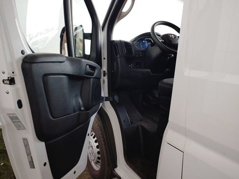 Used 2025 RAM ProMaster 2500 w/ U-Haul Equipment Group FWD image 20