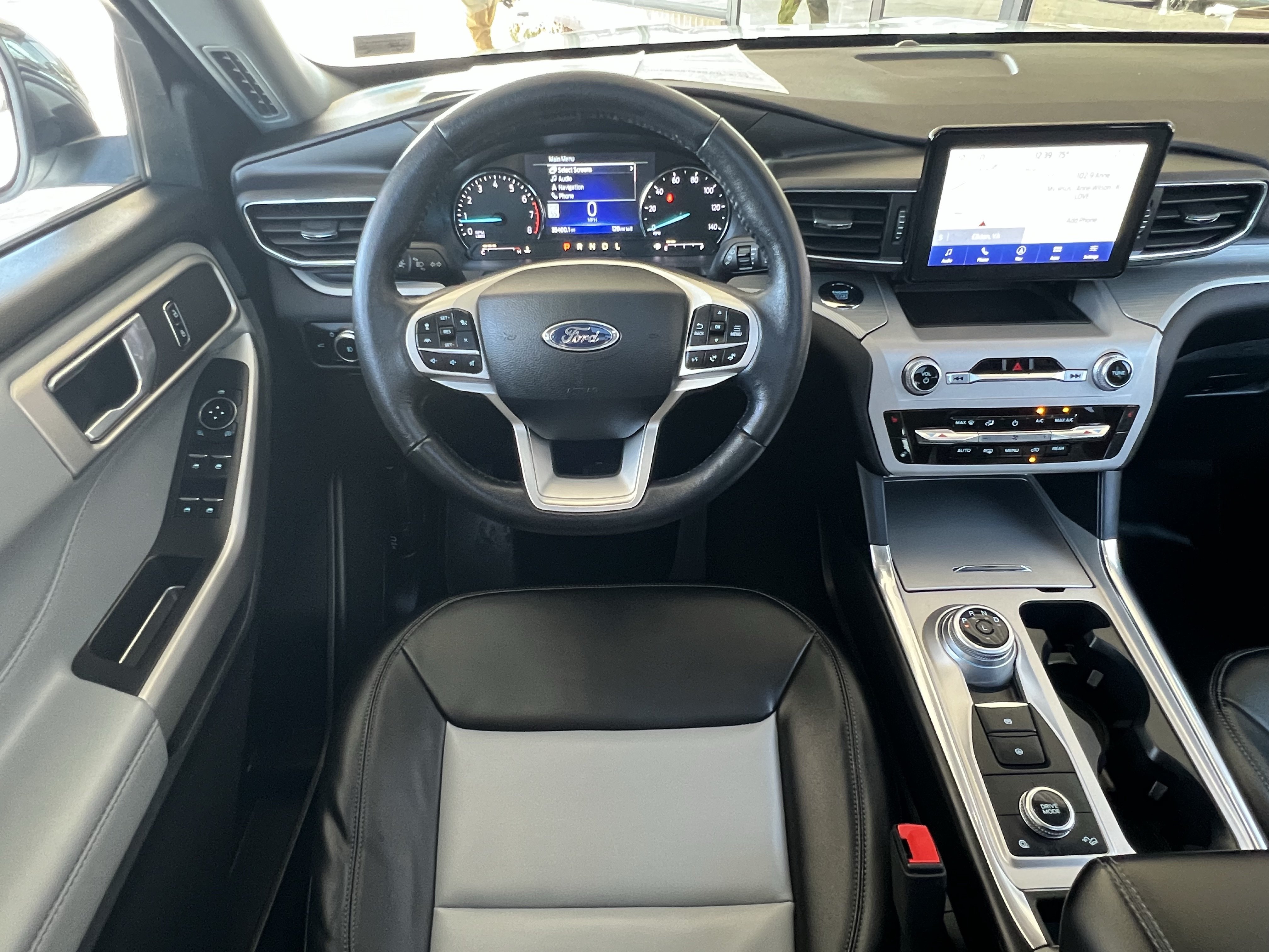 Used 2023 Ford Explorer XLT w/ Equipment Group 202A AWD/4WD image 22