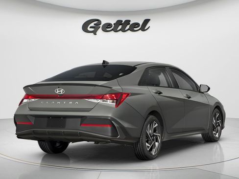 New 2026 Hyundai Elantra SEL Sport FWD image 3