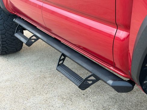 Used 2019 Toyota Tacoma TRD Off-Road AWD/4WD image 14