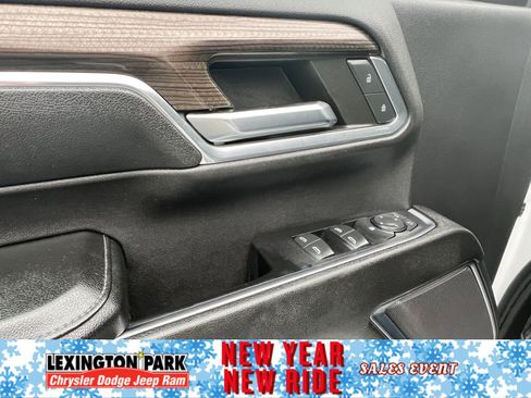 Used 2024 Chevrolet Silverado 2500 LT w/ Convenience Package image 10