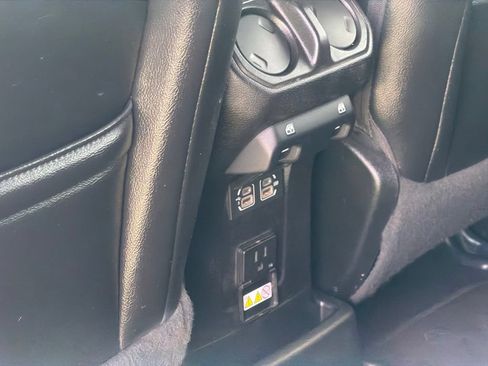 Used 2020 Jeep Wrangler Unlimited Sahara AWD/4WD image 29