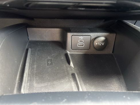 Used 2025 Ford Escape Platinum image 32