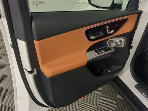 Used 2026 Mercedes-Benz GLC 300 4MATIC image 16