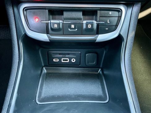 Used 2022 GMC Terrain SLT w/ Infotainment Package II image 32