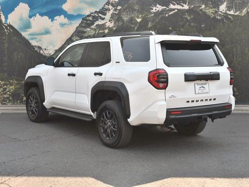 Certified 2025 Toyota 4Runner SR5 AWD/4WD image 9