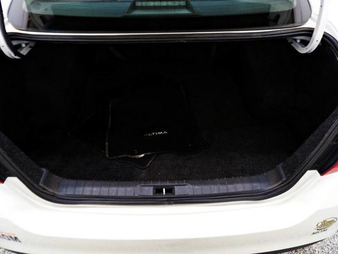 Used 2016 Nissan Altima 2.5 SL w/ Moonroof Package FWD image 13