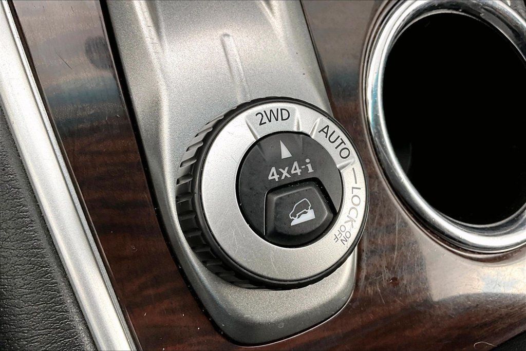 Used 2015 Nissan Pathfinder Platinum FWD image 30
