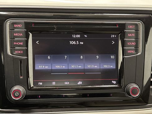 Used 2016 Volkswagen Beetle 1.8T SE image 17