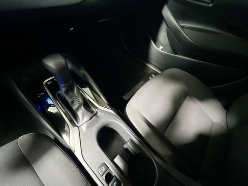 Used 2025 Toyota Corolla LE image 25