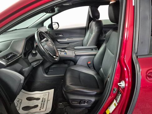 Used 2021 Toyota Sienna XSE image 9