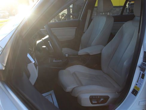 Used 2017 BMW 330i xDrive Sedan image 12