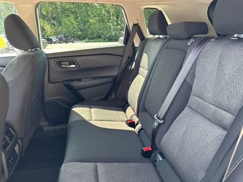 Used 2025 Nissan Rogue SV AWD/4WD image 17