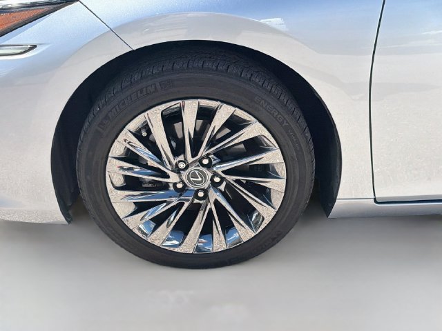 Used 2024 Lexus ES 350 Ultra Luxury w/ Accessory Package (Z2) FWD image 42