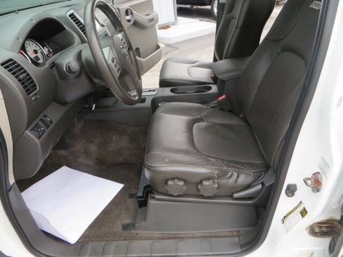 Used 2014 Nissan Xterra PRO-4X w/ Pro-4x Leather Package AWD/4WD image 11