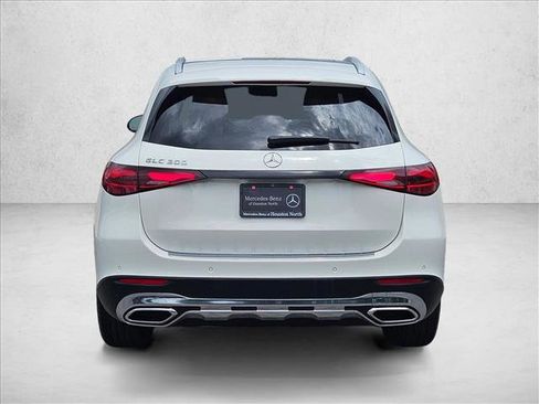 Certified 2025 Mercedes-Benz GLC 300 image 6
