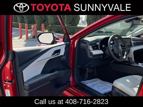 Used 2025 Toyota Camry XLE w/ Premium Plus Package image 4