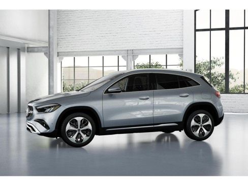 Used 2025 Mercedes-Benz GLA 250 image 35