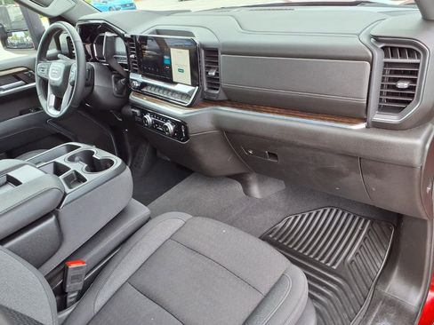 Used 2024 GMC Sierra 1500 Elevation AWD/4WD image 9