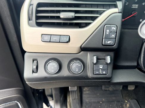 Used 2017 GMC Yukon Denali w/ Open Road Package image 23