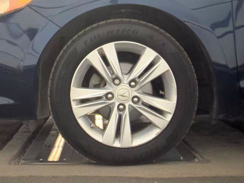 Used 2013 Acura ILX Hybrid FWD image 9