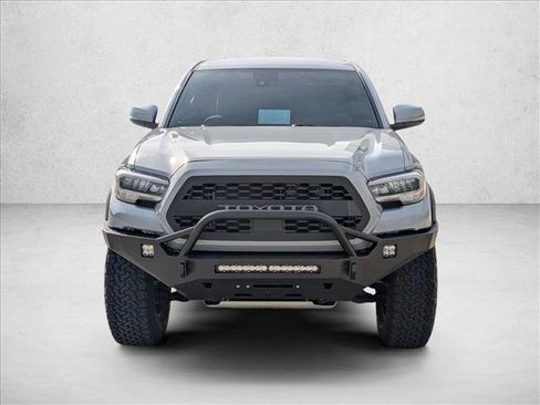 Used 2019 Toyota Tacoma TRD Off-Road w/ Technology Package AWD/4WD image 2