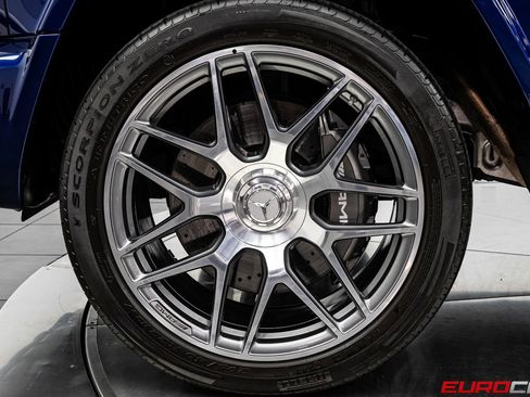 Used 2022 Mercedes-Benz G 63 AMG 4MATIC w/ G Manufaktur Interior Package image 20