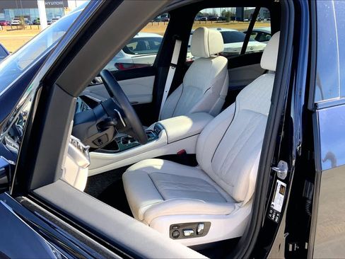 New 2026 BMW X5 xDrive40i w/ M Sport Package image 9