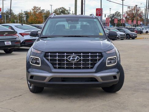New 2025 Hyundai Venue Limited image 25
