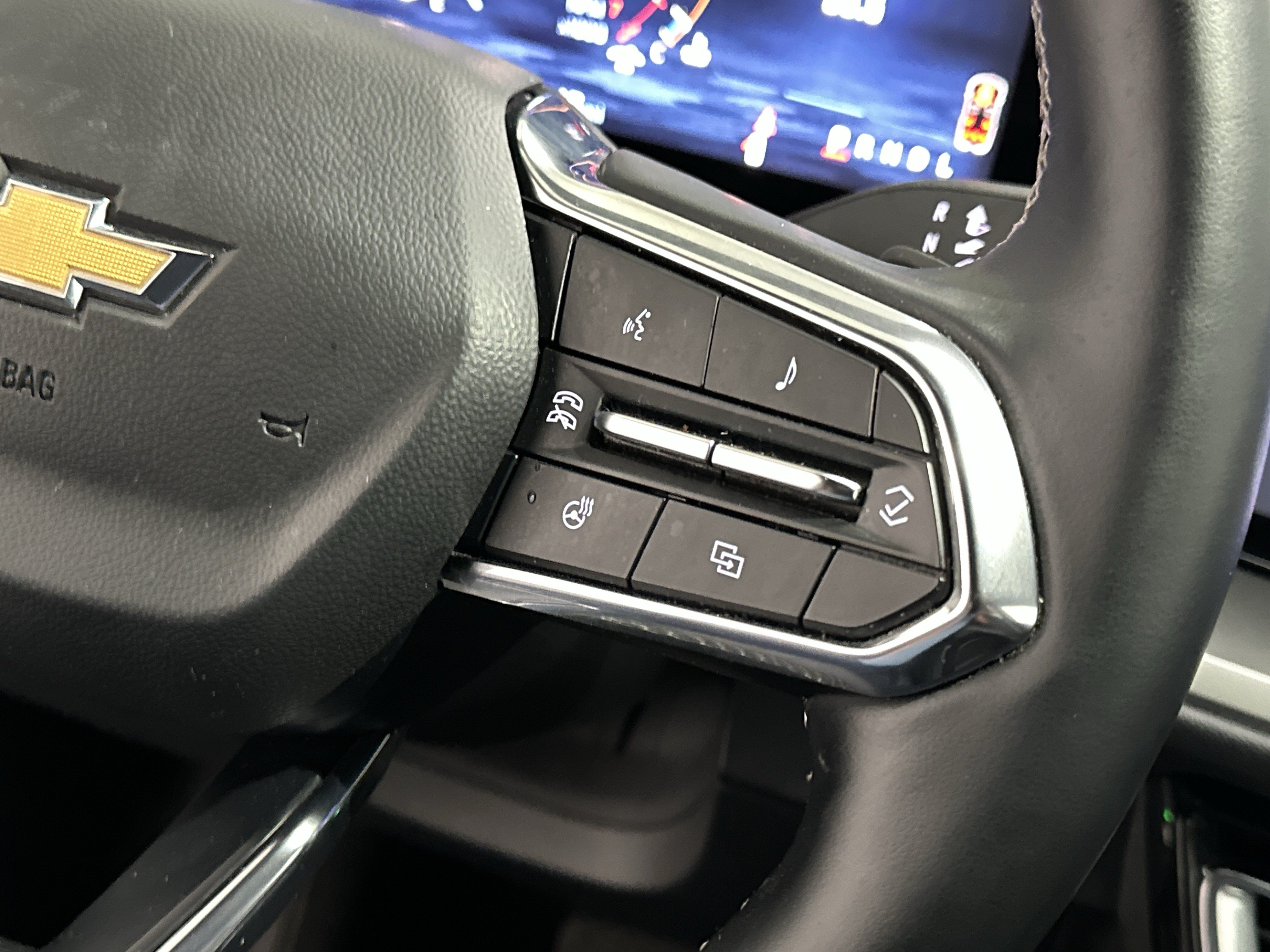 Used 2025 Chevrolet Traverse LT AWD/4WD image 30